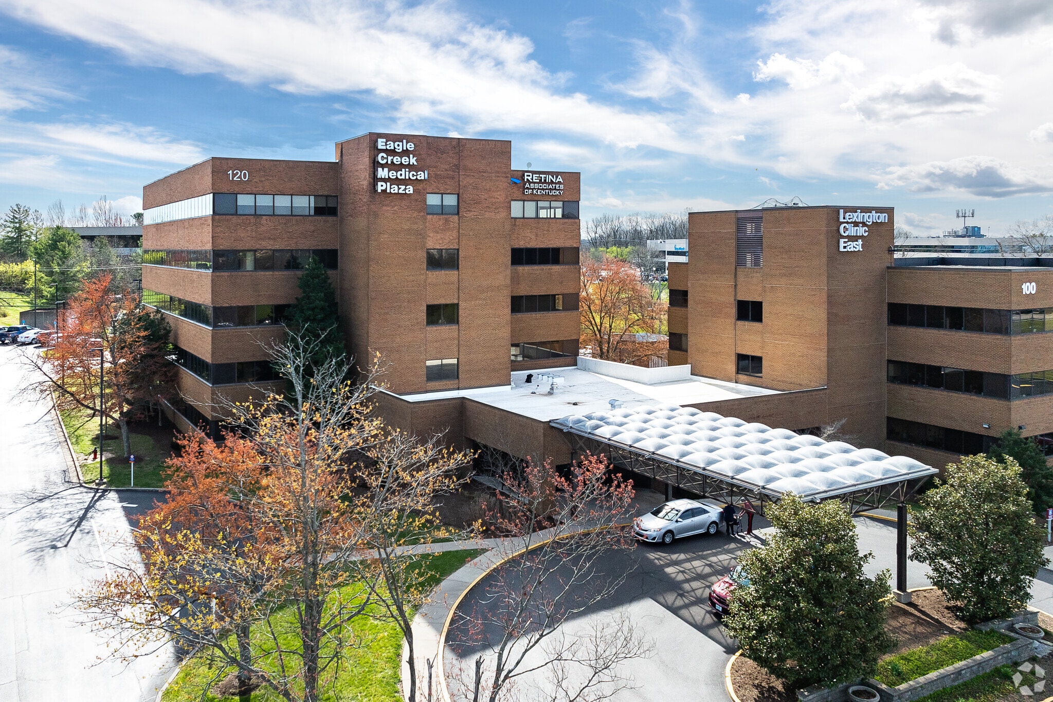 120 N Eagle Creek Dr, Lexington, KY for lease Primary Photo- Image 1 of 12