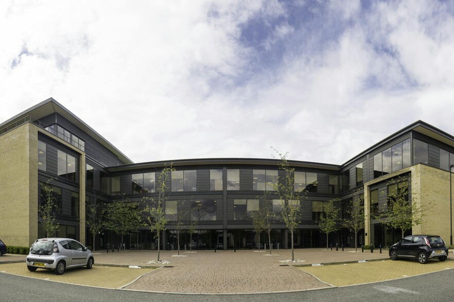 1 Seebeck Pl, Milton Keynes for lease - Building Photo - Image 1 of 3