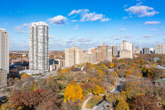 2020 N Lincoln Park West, Chicago, IL - Aérien  Vue de la carte