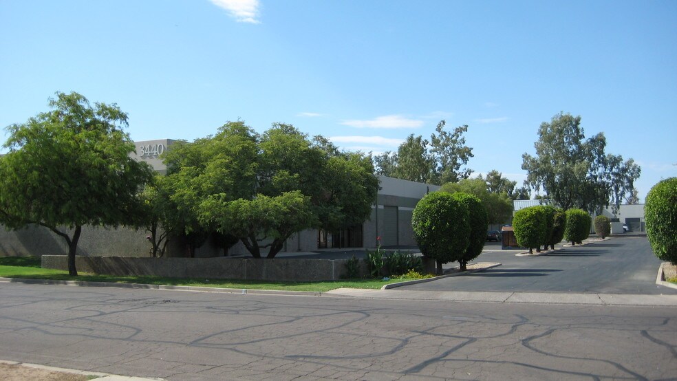 3440 W Lewis Ave, Phoenix, AZ à louer - Photo du bâtiment - Image 2 de 11