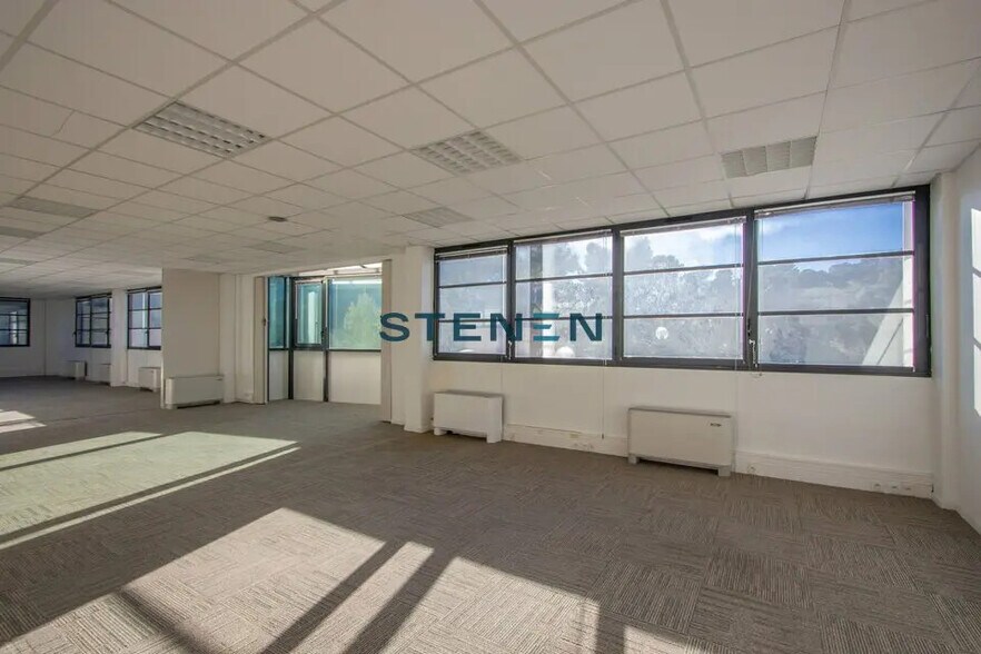 Office in Aix-en-Provence for lease - Building Photo - Image 3 of 10