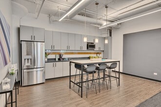 325 W Huron St, Chicago, IL for lease Interior Photo- Image 2 of 5