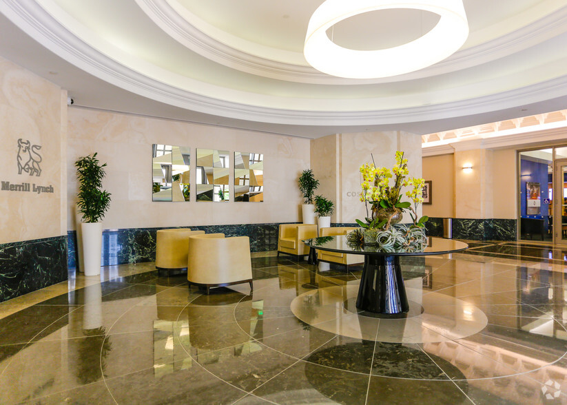 355 Alhambra Cir, Coral Gables, FL for lease - Lobby - Image 2 of 7