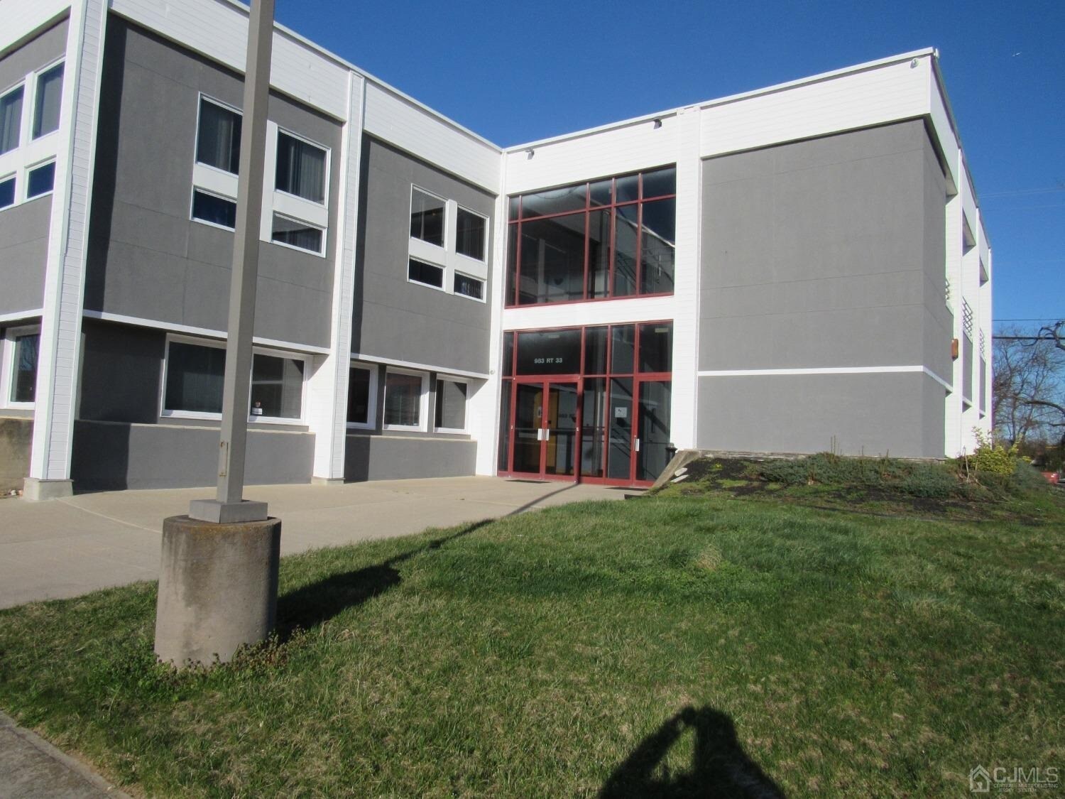 983 State Route 33 W, Monroe Township, NJ à vendre Photo principale- Image 1 de 1