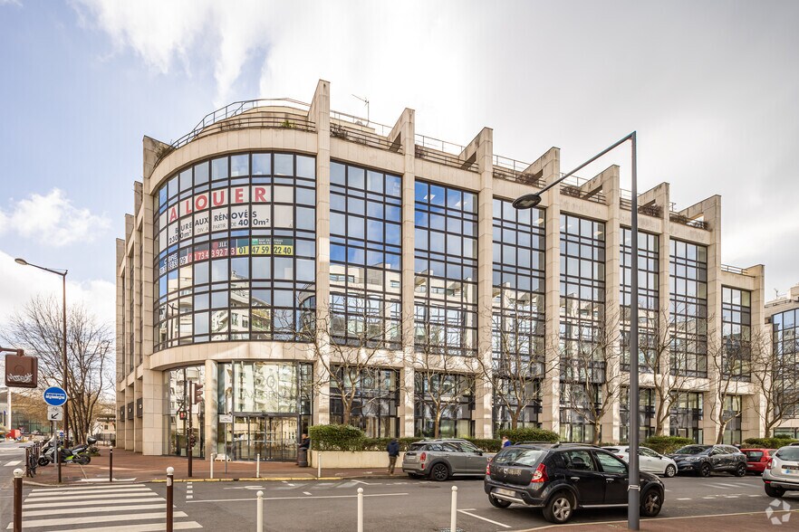 20 Rue Rouget De Lisle, Issy-les-Moulineaux for lease - Building Photo - Image 2 of 4