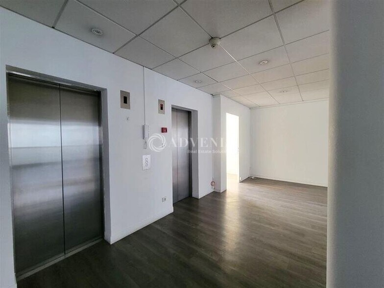 92 Rue Edouard Vaillant, Levallois-Perret for lease - Interior Photo - Image 3 of 11