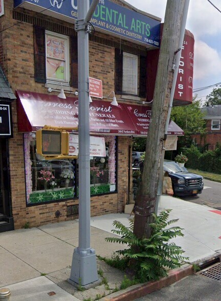 24802 Northern Blvd, Douglaston, NY à louer - Photo du bâtiment - Image 2 de 6