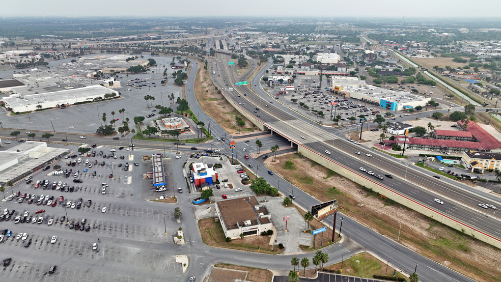 1106 S Expressway 83, Harlingen, TX à louer - Photo du b timent - Image 2 de 2