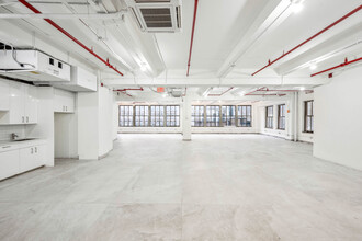 315 W 35th St, New York, NY for lease Interior Photo- Image 1 of 1