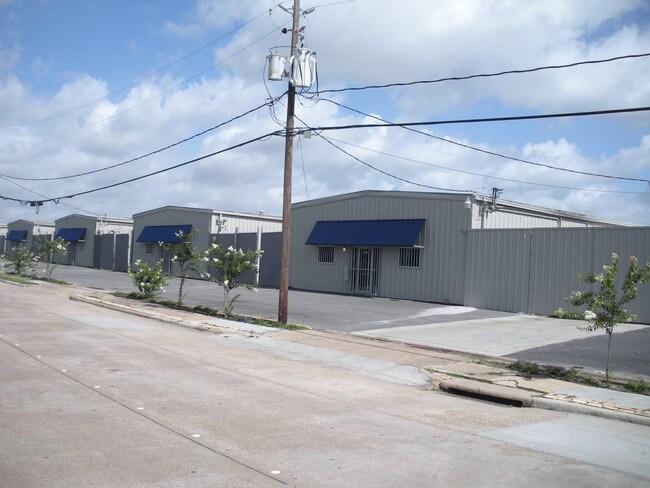 Plus de détails pour 5340 Prudence Dr, Houston, TX - Industriel à louer