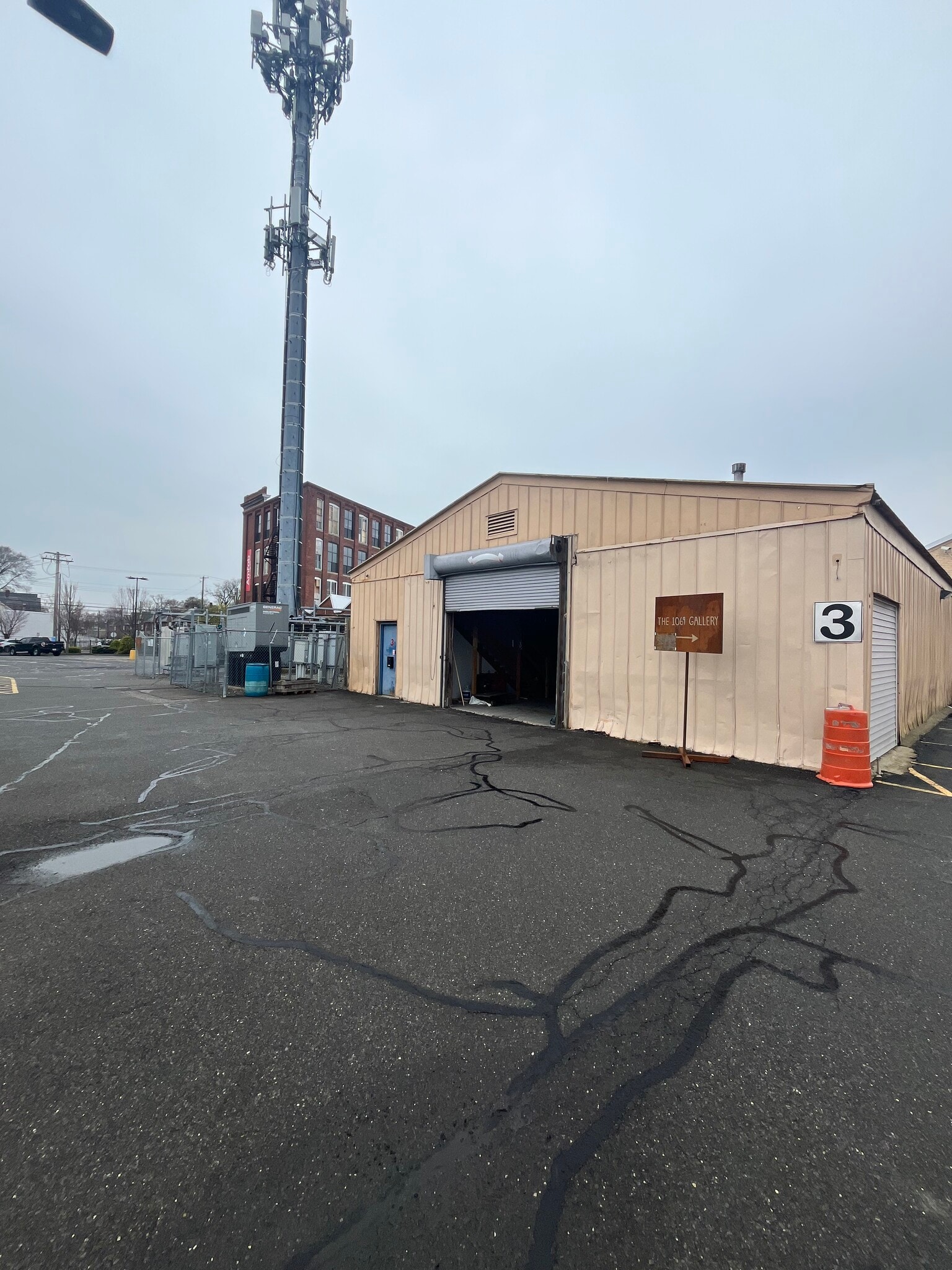 1069 Connecticut Ave, Bridgeport, CT for lease Building Photo- Image 1 of 2