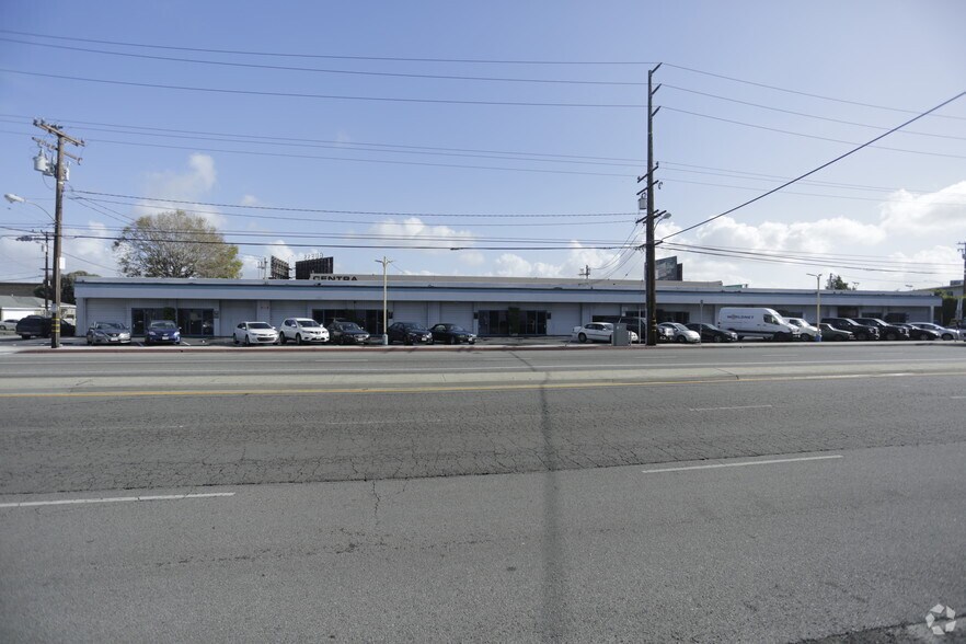 10400-10422 S La Cienega Blvd, Inglewood, CA for lease - Building Photo - Image 3 of 4