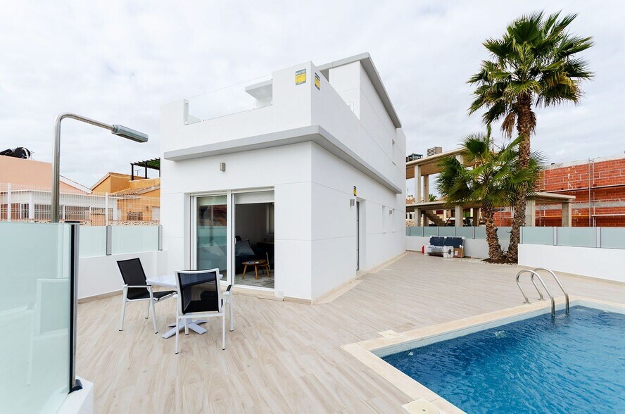 Land in Torrevieja, Alicante for sale - Building Photo - Image 1 of 30