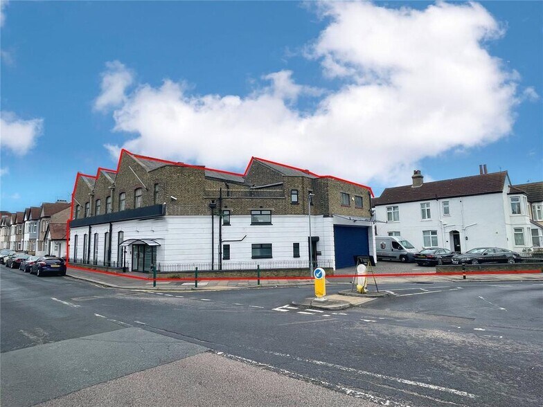 50 Chase Rd, Southend On Sea à louer - Photo du bâtiment - Image 1 de 19