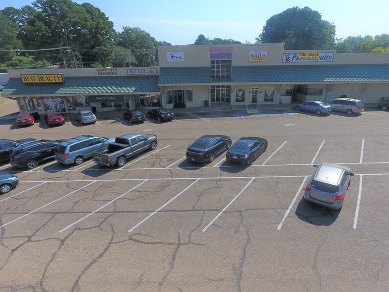 1716-1770 Commerce St, Grenada, MS for lease - Building Photo - Image 3 of 14