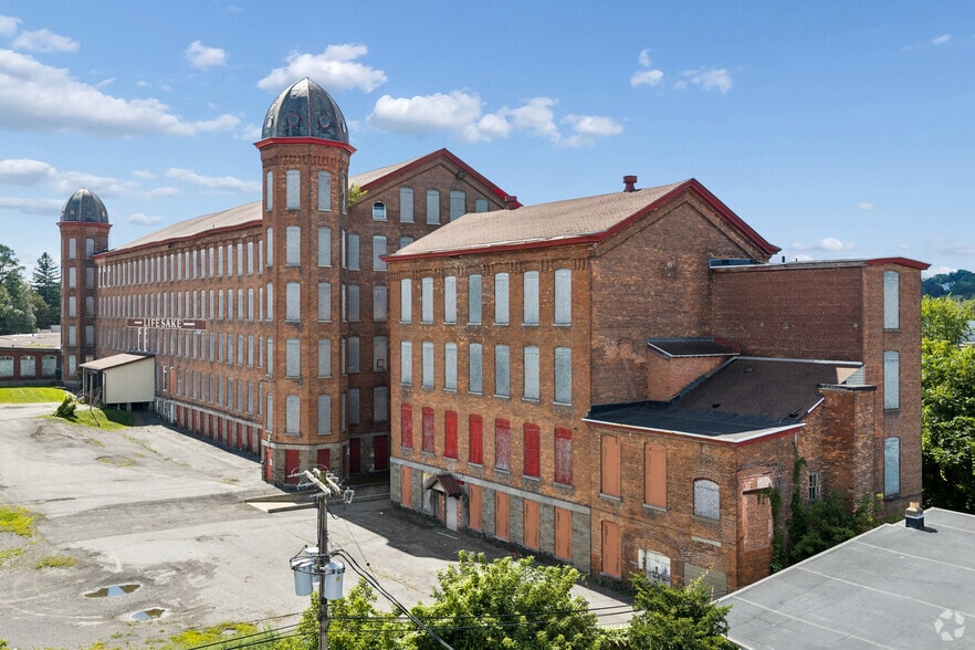 Large-Scale Industrial or Redevelopment portfolio of 3 properties for sale on LoopNet.ca - Primary Photo - Image 1 of 43