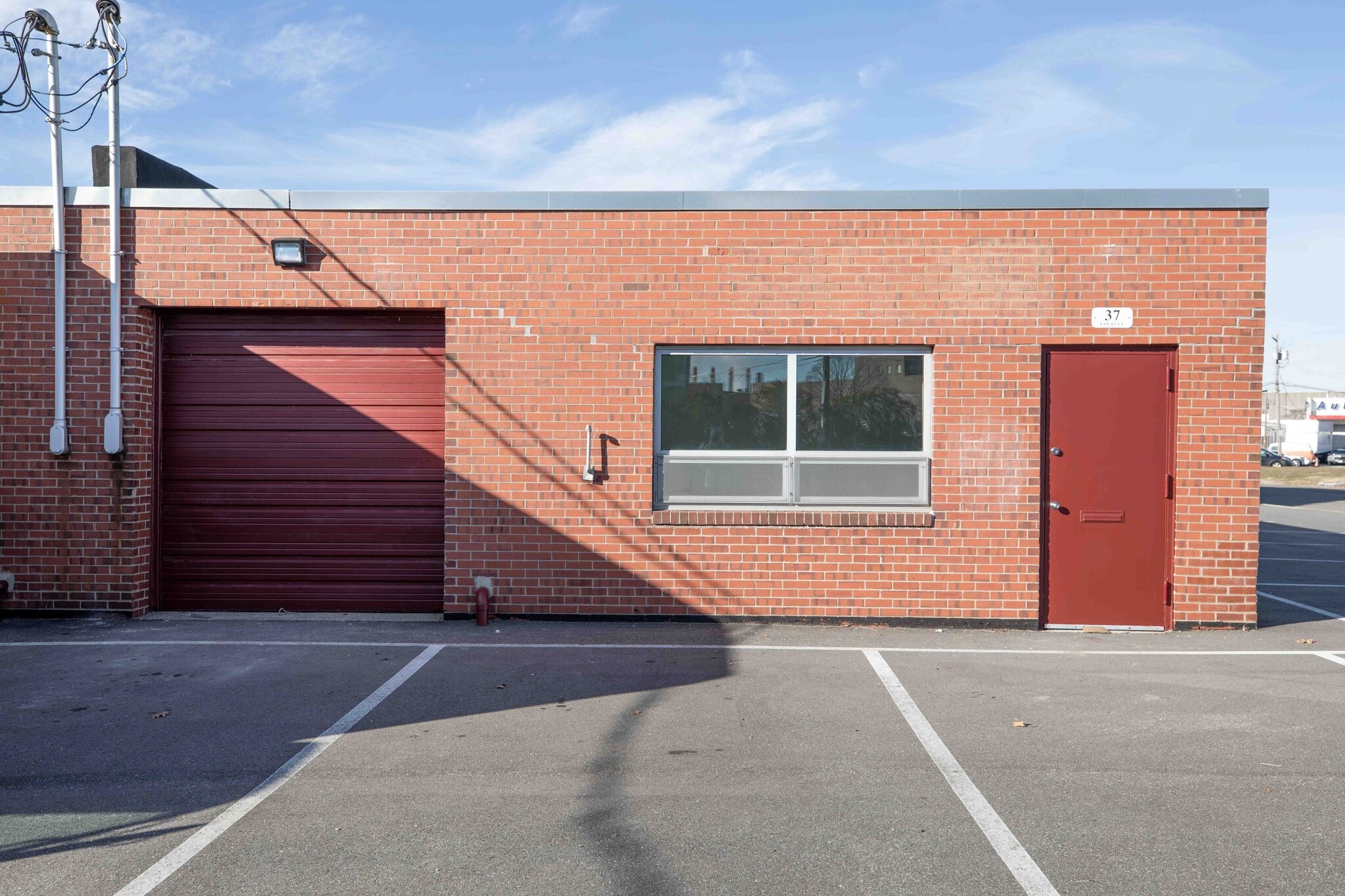 37 Louis St, Hicksville, NY à louer Photo du bâtiment- Image 1 de 7