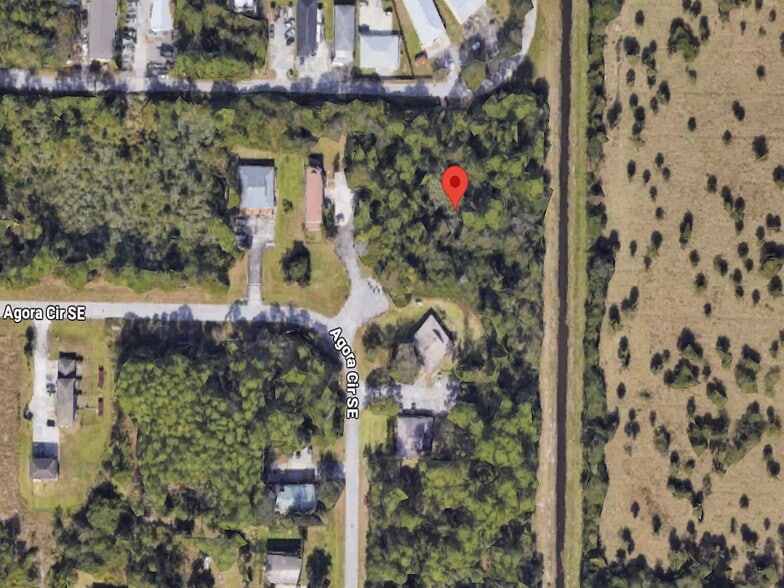 1984 Agora Cir SE, Palm Bay, FL à vendre - Photo du bâtiment - Image 2 de 12
