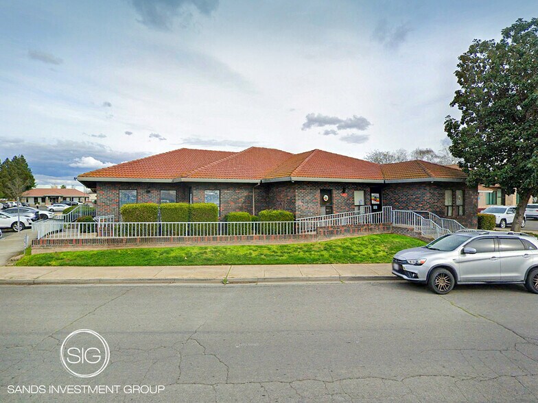 1215 Plumas St, Yuba City, CA à vendre - Photo principale - Image 1 de 4