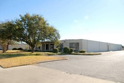 10443 Gulfdale St, San Antonio, TX à louer - Photo du bâtiment - Image 2 de 5