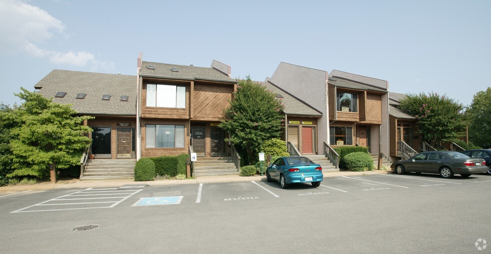 400 Southlake Blvd, Richmond, VA à louer - Photo du bâtiment - Image 2 de 29