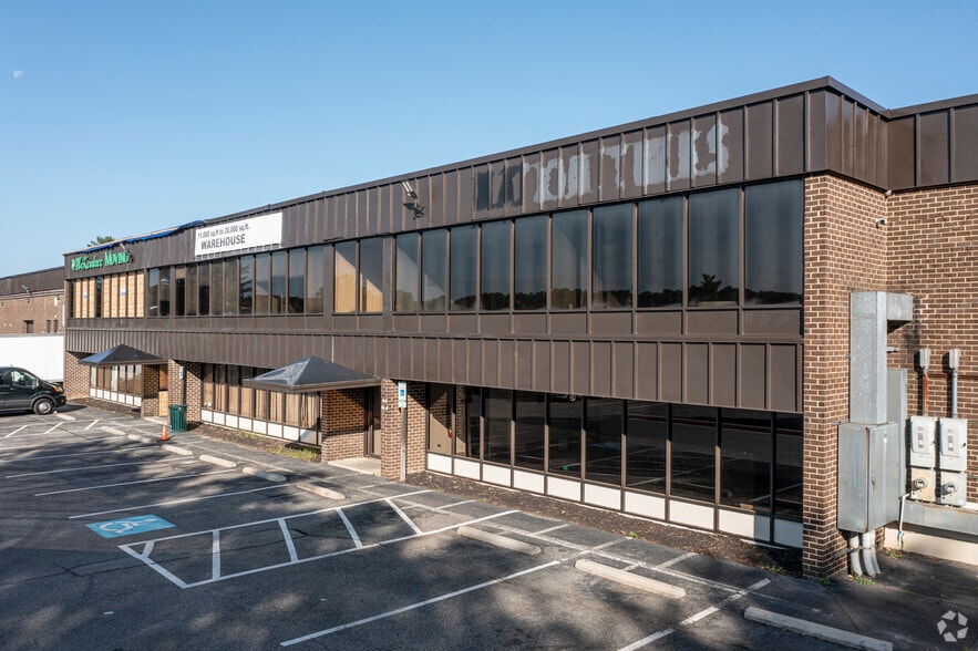 44 Industrial Park Dr, Waldorf, MD for lease - Primary Photo - Image 1 of 17