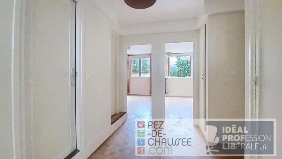 Bureau dans Montreuil à vendre - Photo du bâtiment - Image 2 de 13