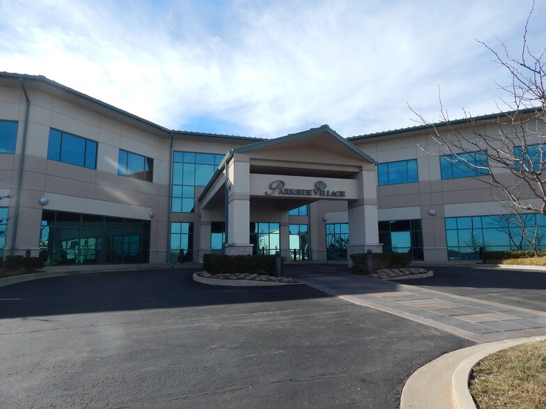 980 Parkside Village Ln, Osage Beach, MO à vendre - Photo du bâtiment - Image 3 de 14