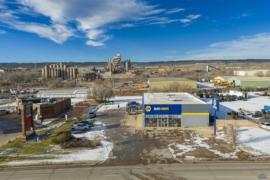 631 Deadwood Ave, Rapid City, SD à vendre - Photo du bâtiment - Image 3 de 17