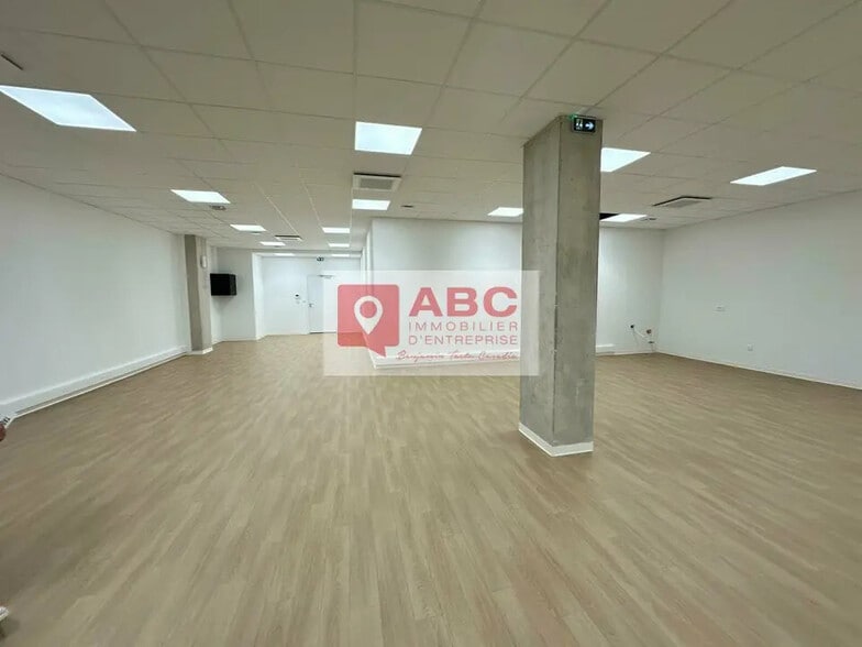 Office in Montpellier for lease - Interior Photo - Image 2 of 5