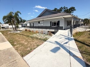 2385 Tampa Rd, Palm Harbor, FL for lease Interior Photo- Image 2 of 22