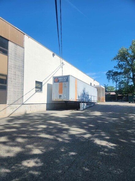 9 Industrial Park, Waldwick, NJ for sale - Building Photo - Image 2 of 4