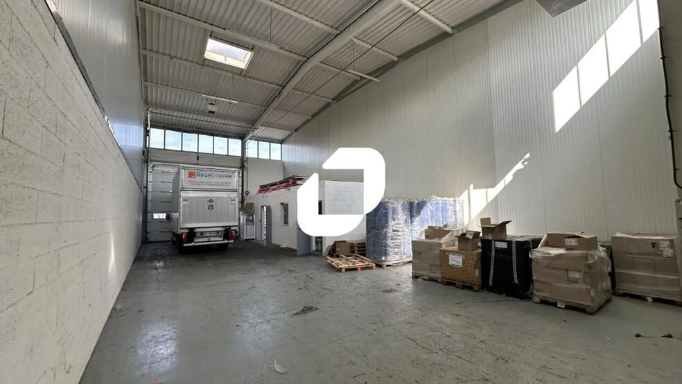 15 Rue Des Frères Eberts, Strasbourg for lease - Interior Photo - Image 1 of 9