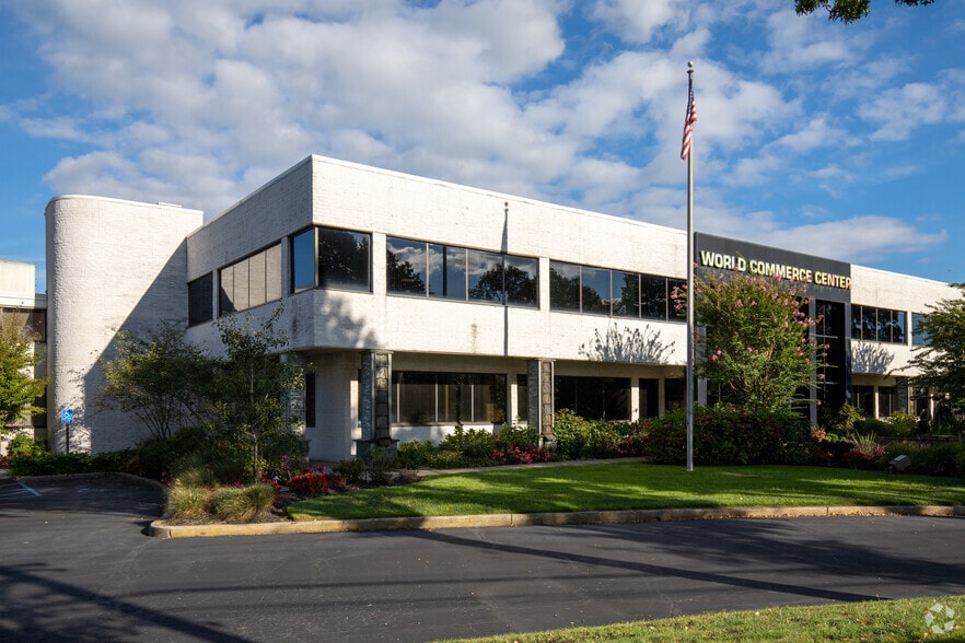 525 Broadhollow Rd, Melville, NY for lease - Building Photo - Image 3 of 4