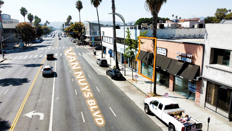6311 Van Nuys Blvd, Van Nuys, CA for lease - Building Photo - Image 1 of 8