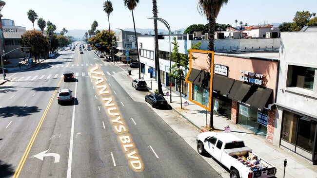 More details for 6311 Van Nuys Blvd, Van Nuys, CA - Retail for Lease