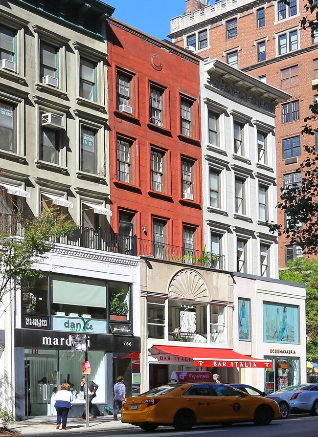 Plus de détails pour 768 Madison Ave, New York, NY - Bureau/Commerce de détail à louer