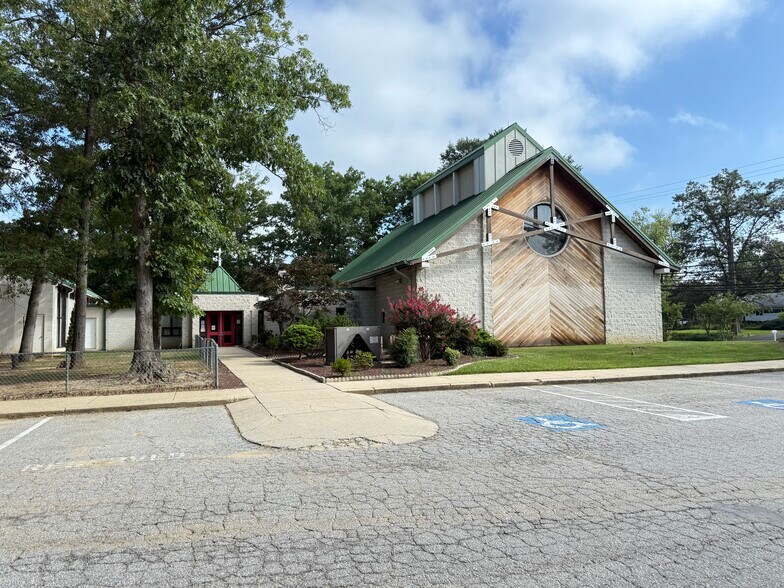 11310 Montgomery Rd, Beltsville, MD à vendre - Photo du bâtiment - Image 3 de 24