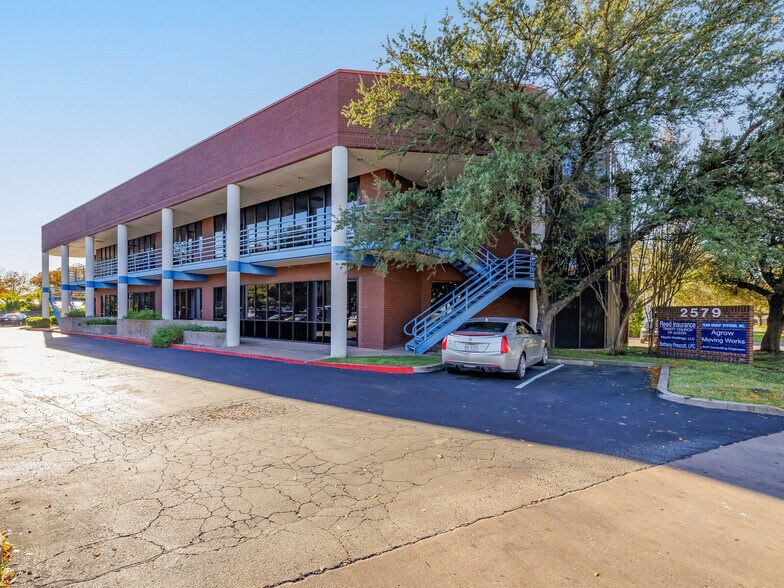2579 Western Trails Blvd, Austin, TX à louer - Photo du bâtiment - Image 3 de 12