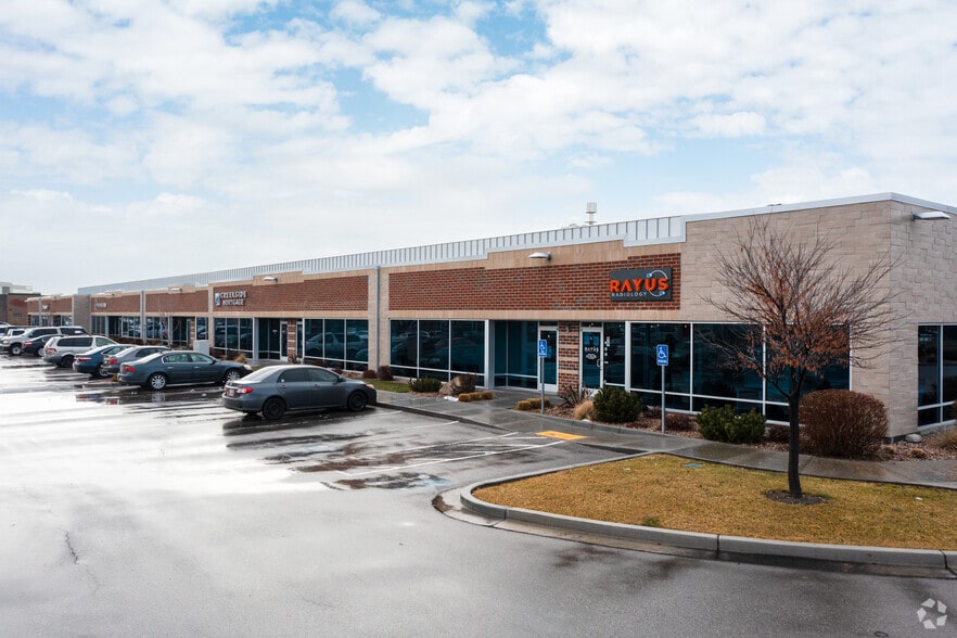 1982 W Pleasant Grove Blvd, Pleasant Grove, UT for lease - Primary Photo - Image 1 of 8