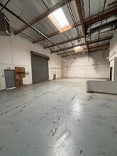 855 E Easy St, Simi Valley, CA à louer Photo intérieure- Image 2 de 6