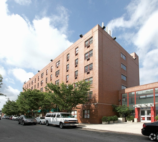 360 Snediker Ave, Brooklyn, NY for lease - Building Photo - Image 3 of 9