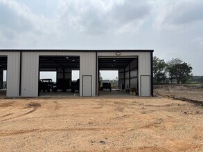 22156 Old Nacogdoches Rd, New Braunfels, TX for lease Interior Photo- Image 2 of 3