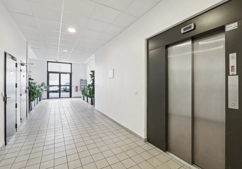 94 Rue Victor Hugo, Ivry-sur-Seine à louer - Hall d’entrée - Image 2 de 6