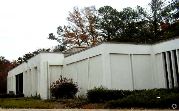 325 Mount Vernon Hwy NE, Atlanta, GA for sale - Building Photo - Image 3 of 5