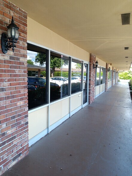 7330-7350 NW 5th St, Plantation, FL à vendre - Photo du bâtiment - Image 2 de 10
