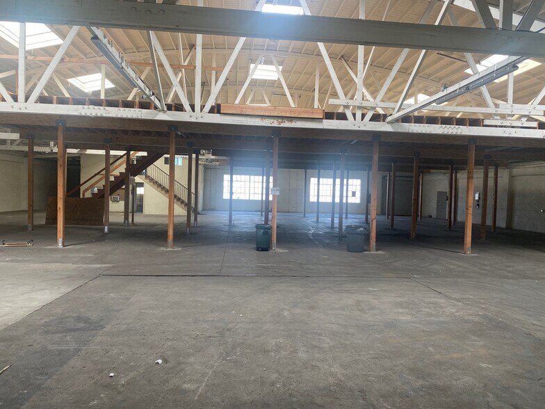 10487 San Fernando Rd, Pacoima, CA à louer - Photo du bâtiment - Image 3 de 6