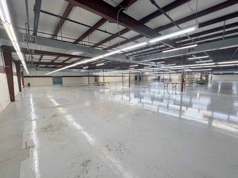 1 Regency Industrial Blvd, Thomasville, NC à vendre - Photo du bâtiment - Image 3 de 11
