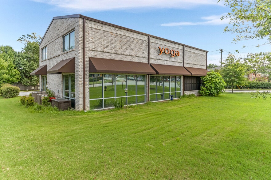 414 W Fernwood Dr, Simpsonville, SC for sale - Building Photo - Image 2 of 39