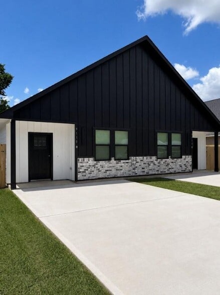 9210 Caddo Rd, Houston, TX for sale - Building Photo - Image 2 of 8